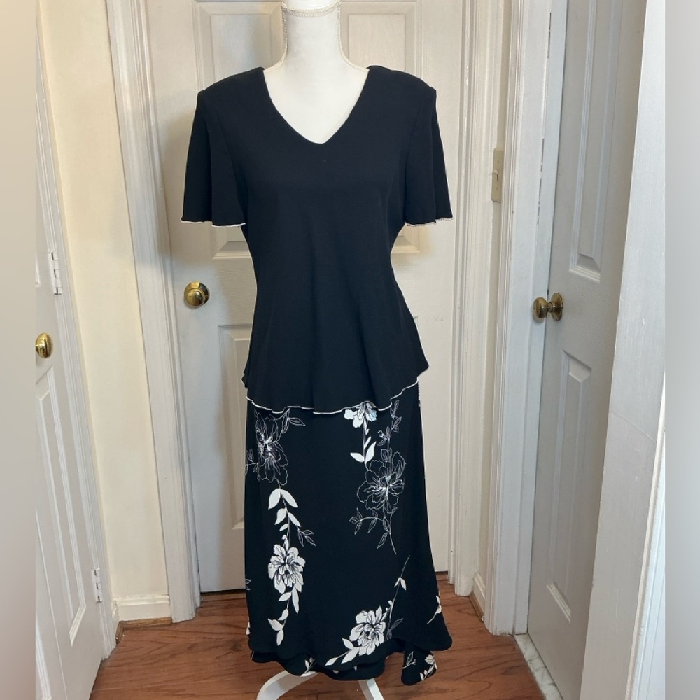 R&M Richards Petite 2 Piece Dress Set Black White Floral Skirt Top Size 16P